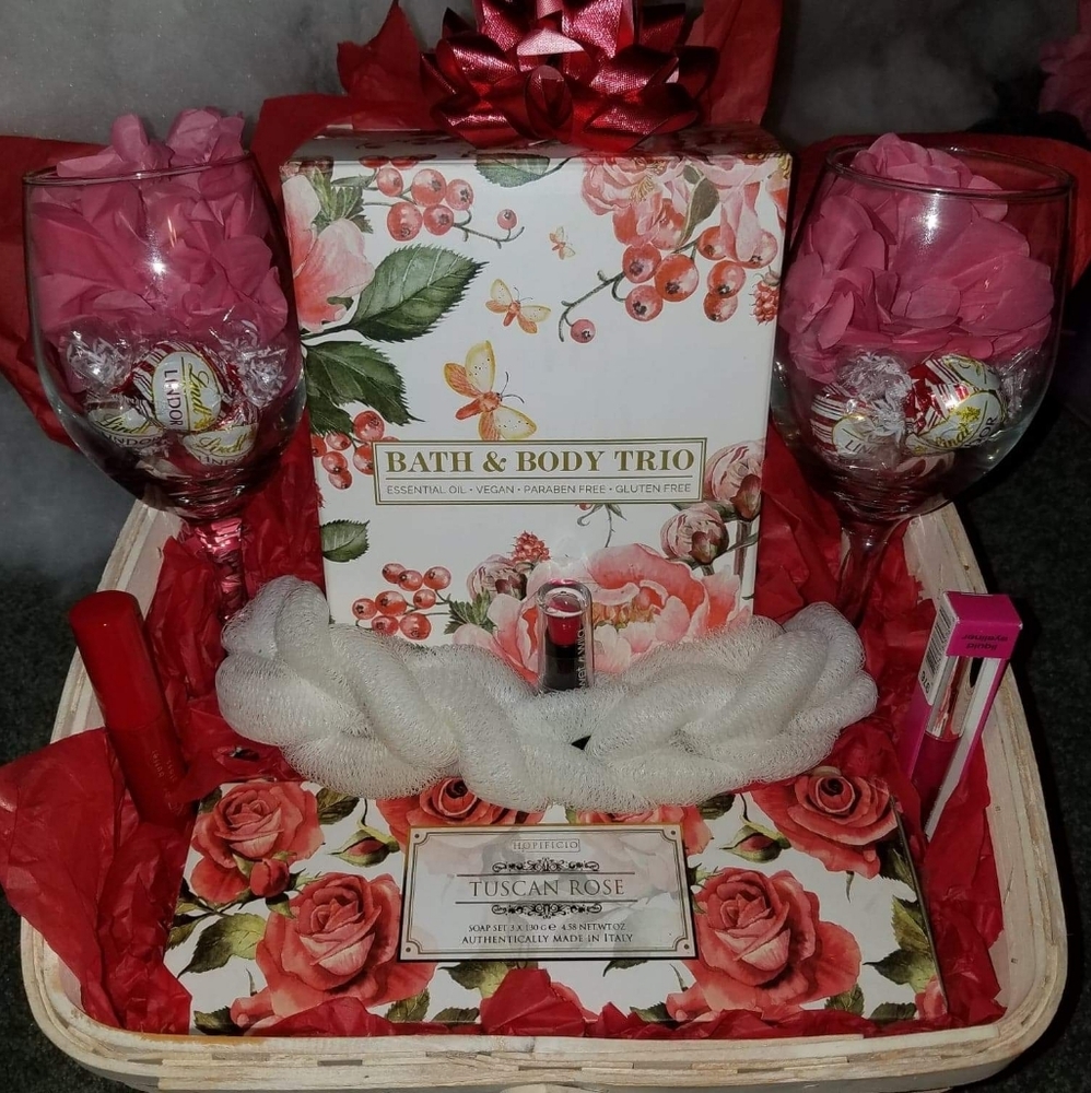 Tuscan Rose Gift Basket